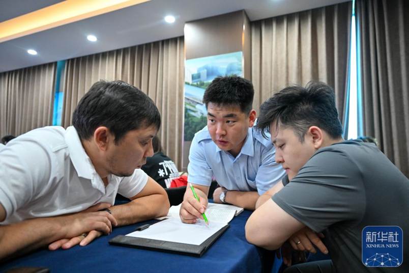 https://img-xhpfm.xinhuaxmt.com/News/202509/7fd5556f119c48a387b3b0e0ea5e057e.jpg?x-oss-process=image/resize,w_1000/auto-orient,1/quality,Q_80
